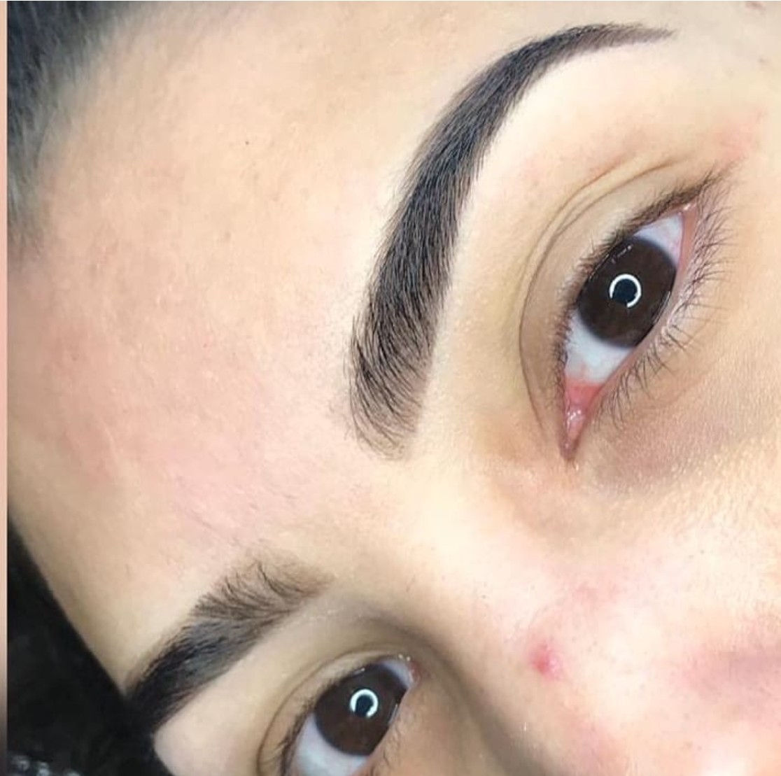 Design de sobrancelha